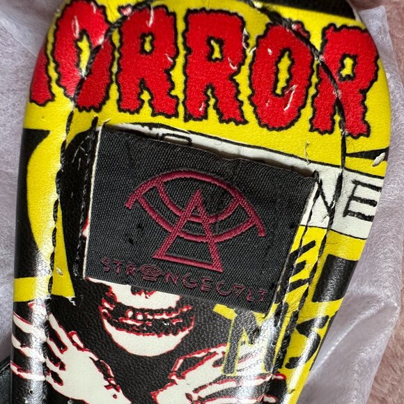 Strange Cvlt Women's 11 Misfits Horror Business Flip Flop Sandals Crimson Ghost - Picture 10 of 11